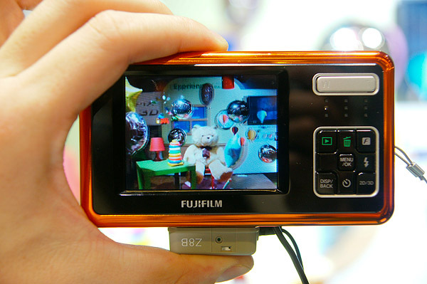 fujifilm finepix real 3d premiera aparatu juz we wrzesniu Fujifilm FinePix Real 3D W1: 3D w zasiegu twojej ręki