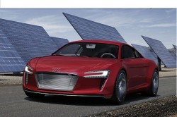 Audi R8 e-tron: Niezawodna marka i styl w nowej odsłonie