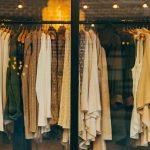 Zaopatrzenie sklepu odzieżowego- O czym warto pamiętać?