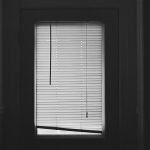 Rolety okienne wewnętrzne - dlaczego warto na nie stawiać?