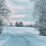 Zimowa podróż – jak przygotować się na trudną drogę